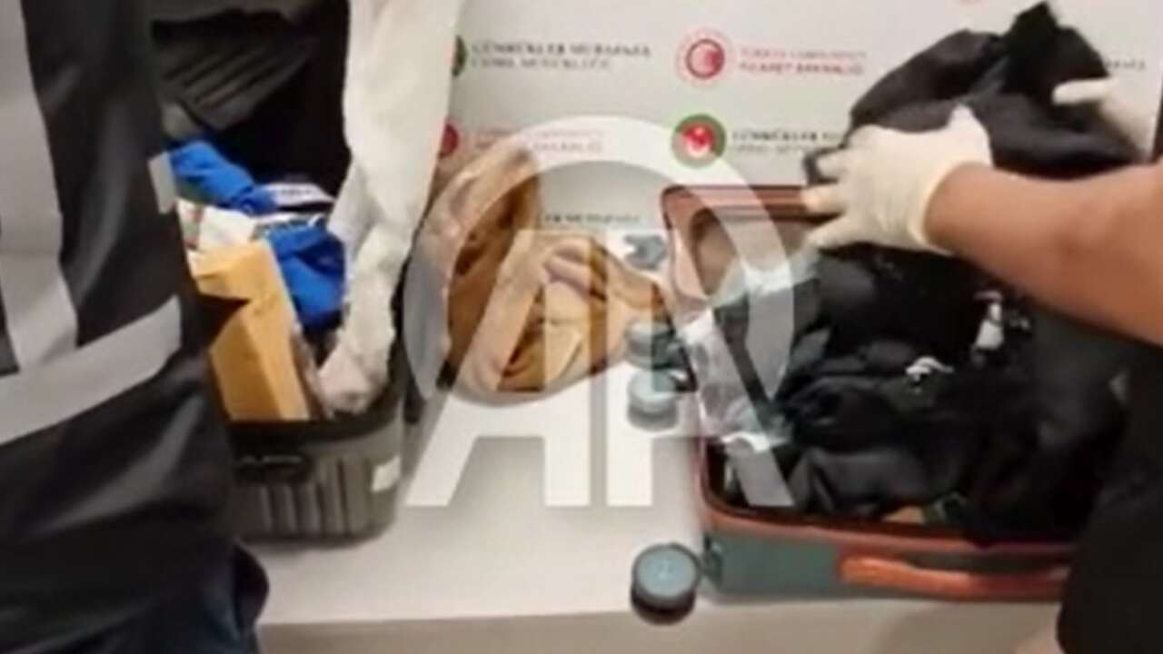 Antalya Havalimanı'nda UYUŞTURUCU OPERASYONU
