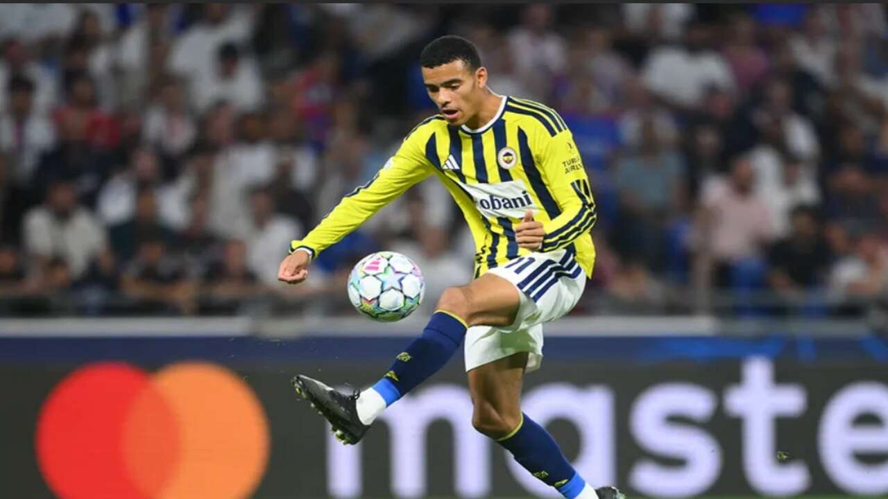 Fenerbahçe, UEFA Şampiyonlar Ligi'nde yarın Roma'yı konuk edecek