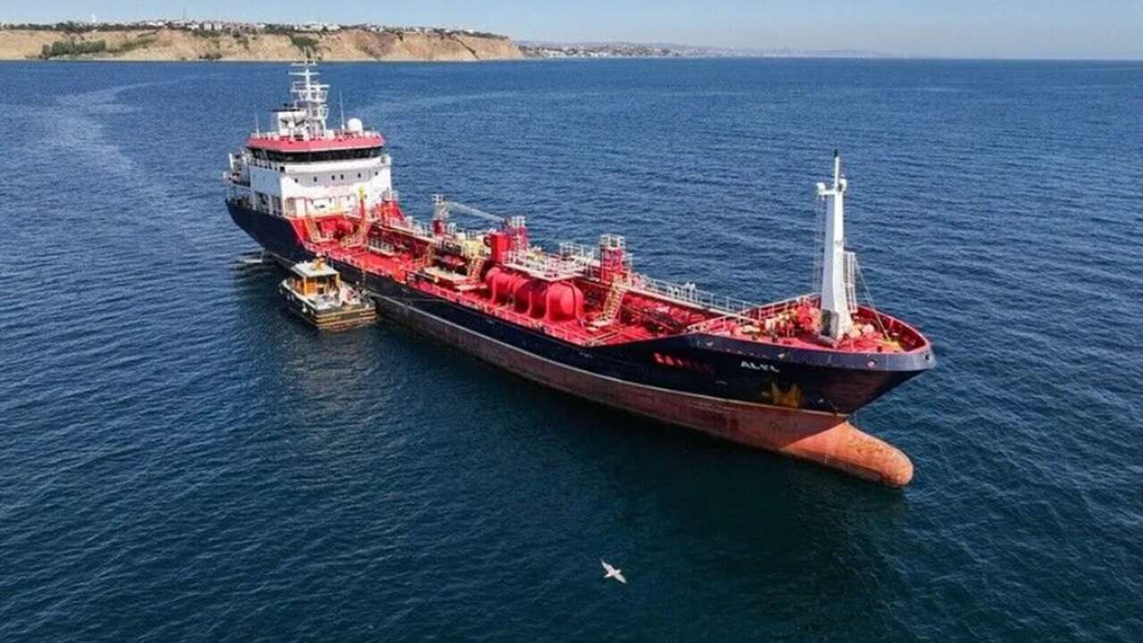 Silivri açıklarında batan gemideki kayıp mürettebatı arama çalışmaları sürüyor