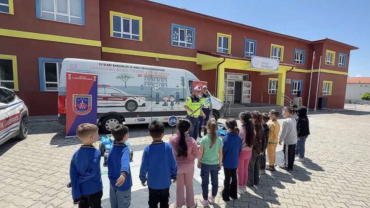 BAKAN Çiftçi, 81 ildeki okullarda ve çevrelerinde uygulanacak güvenlik tedbirlerini açıkladı