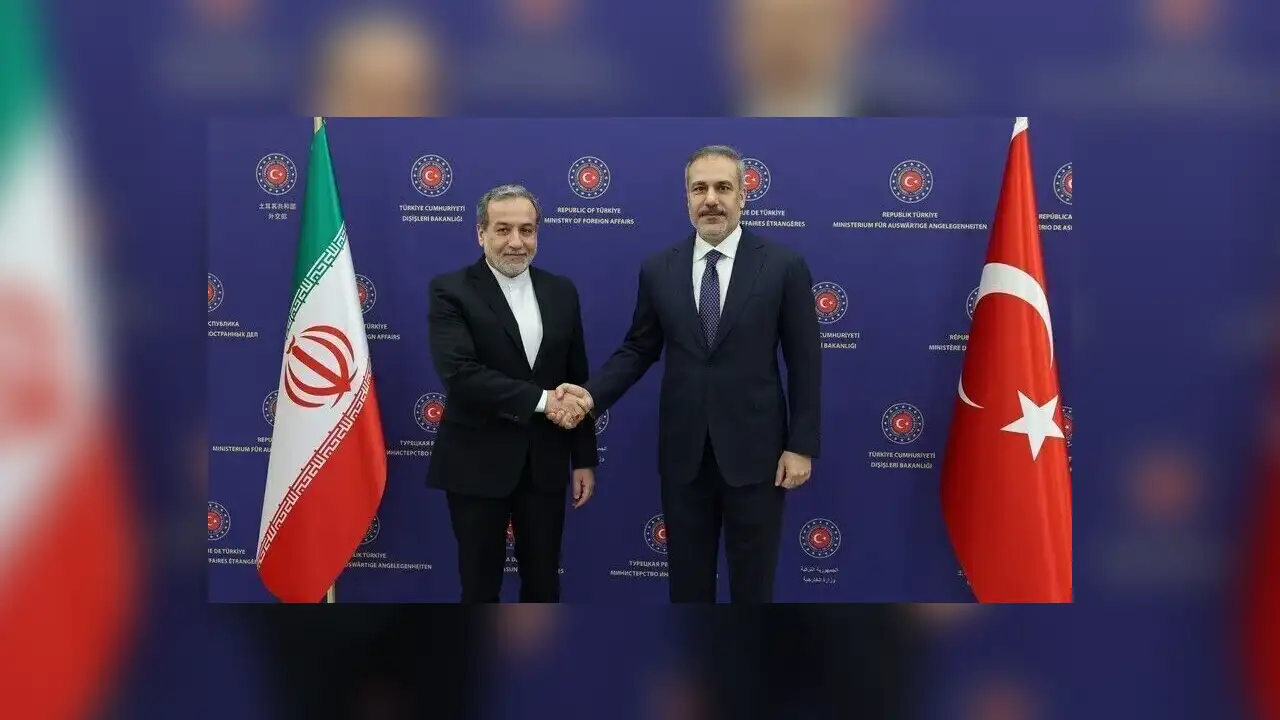 Dışişleri Bakanı Fidan, İranlı mevkidaşı Erakçi ile telefon görüşmesi yaptı