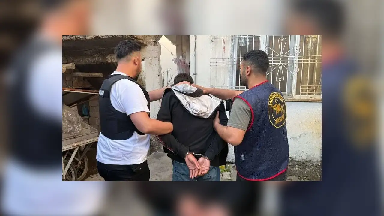 Ankara’da koku ihbarı polisi harekete geçirdi! Evden uyuşturucu çıktı
