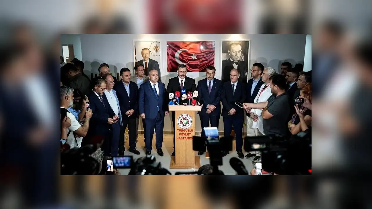 Bakanlar Çiftçi ve Tekin, Manisa'da saldırıda yaralanan öğrencileri ziyaret etti