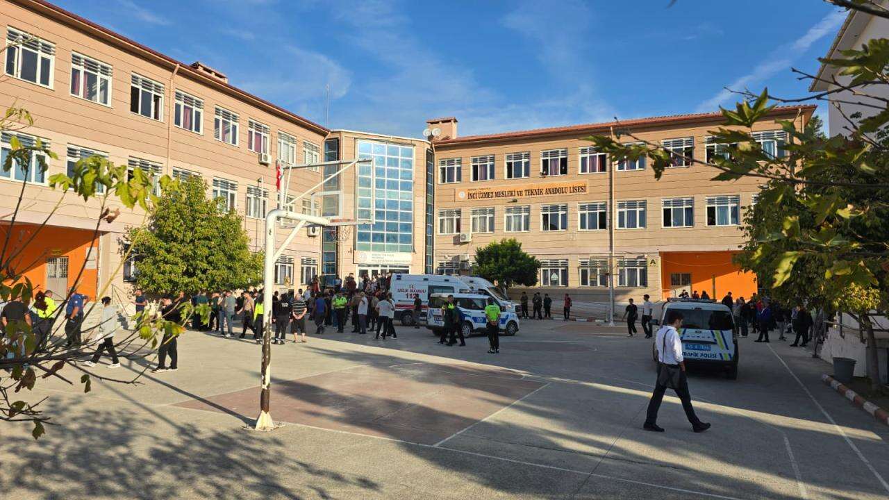 Manisa Valiliği'nden okul yakınındaki saldırıda yaralanan öğrencilerin durumuna ilişkin açıklama