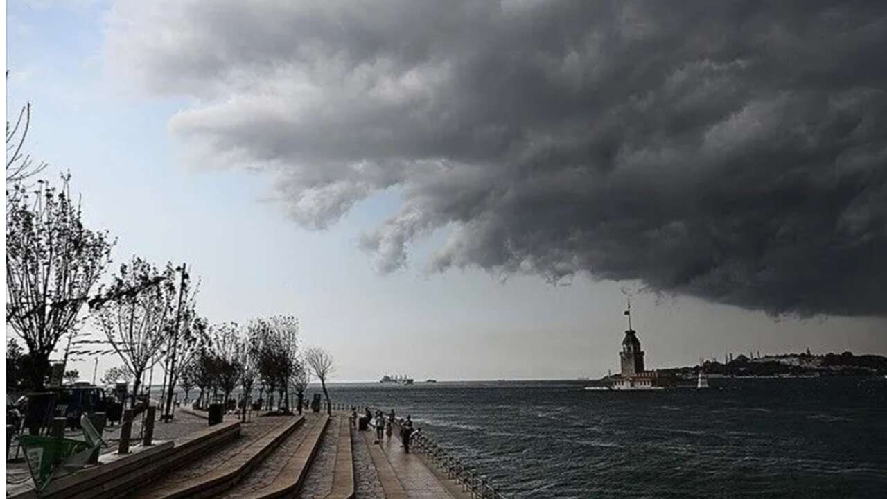 AKOM'dan İstanbul için kuvvetli sağanak uyarısı
