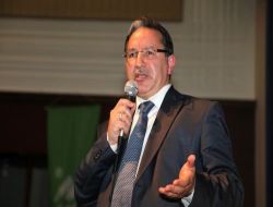 Doç.Dr.Karataş: Yüzünden Tebessüm Hiç Eksik Olmazdı!