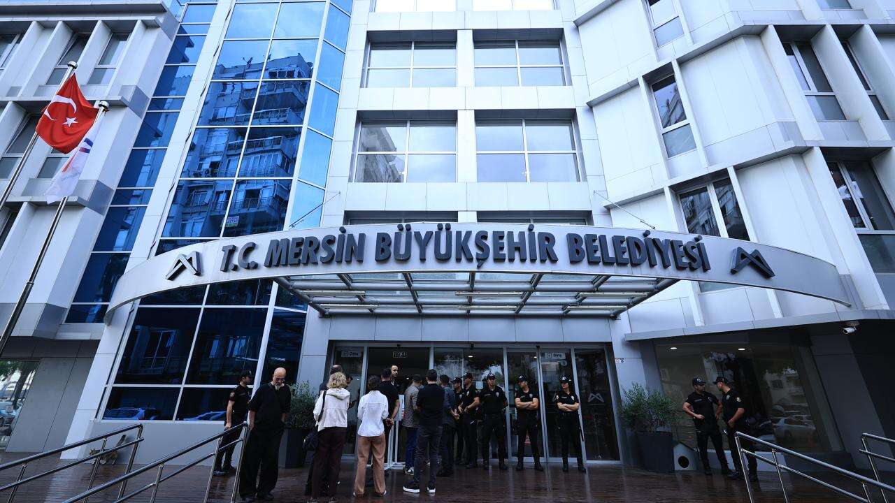 Mersin Büyükşehir Belediyesi'nin 13 doğrudan temin ve ihale dosyasında usulsüzlük tespiti