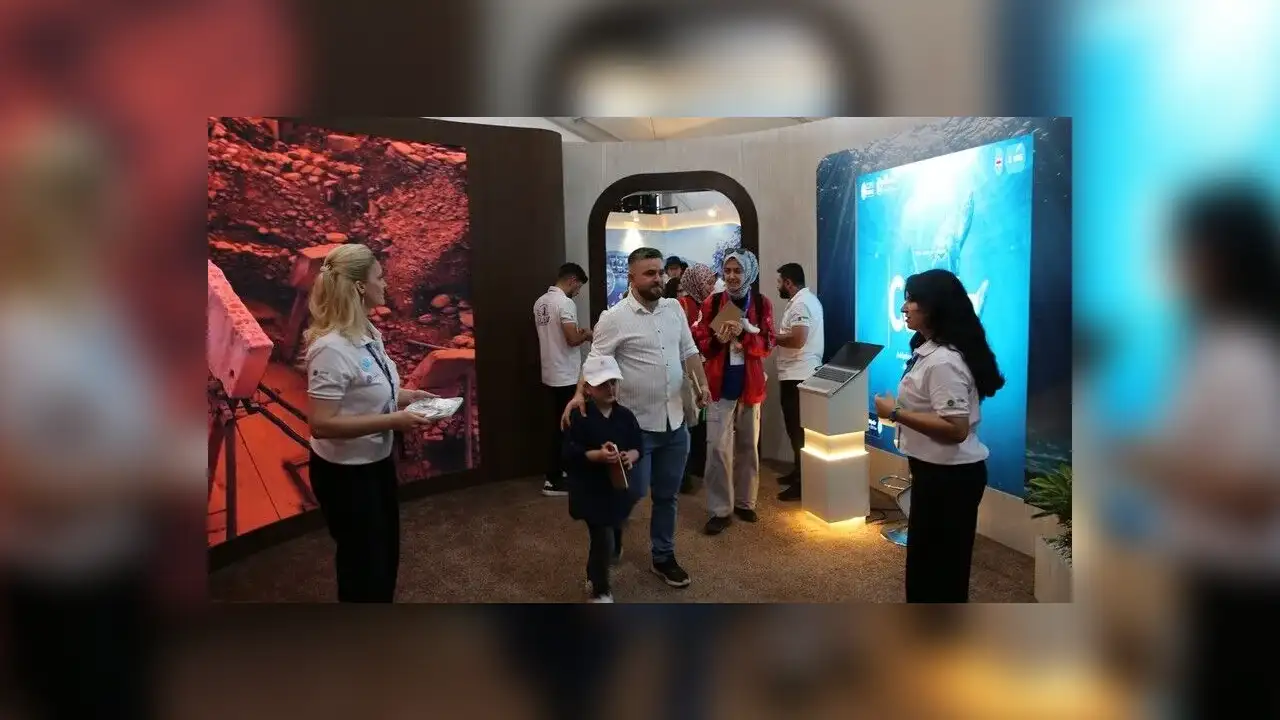 Vatandaşlar, TEKNOFEST Güneydoğu'da "COP31"e ilişkin bilgilendiriliyor