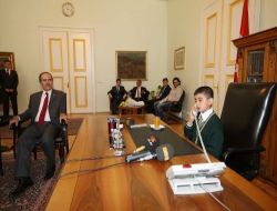Çocuk Başkanın İlk Talimatı Ulaşım Ve Eğitim Oldu