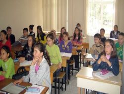 Balıkesir Kent Konseyi Fakir Öğrencileri Ortaöğretim Sınavlarına Hazırlıyor