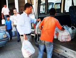 Umutla Yaşam Derneği, 50 Aileye Gıda Yardımı Yaptı