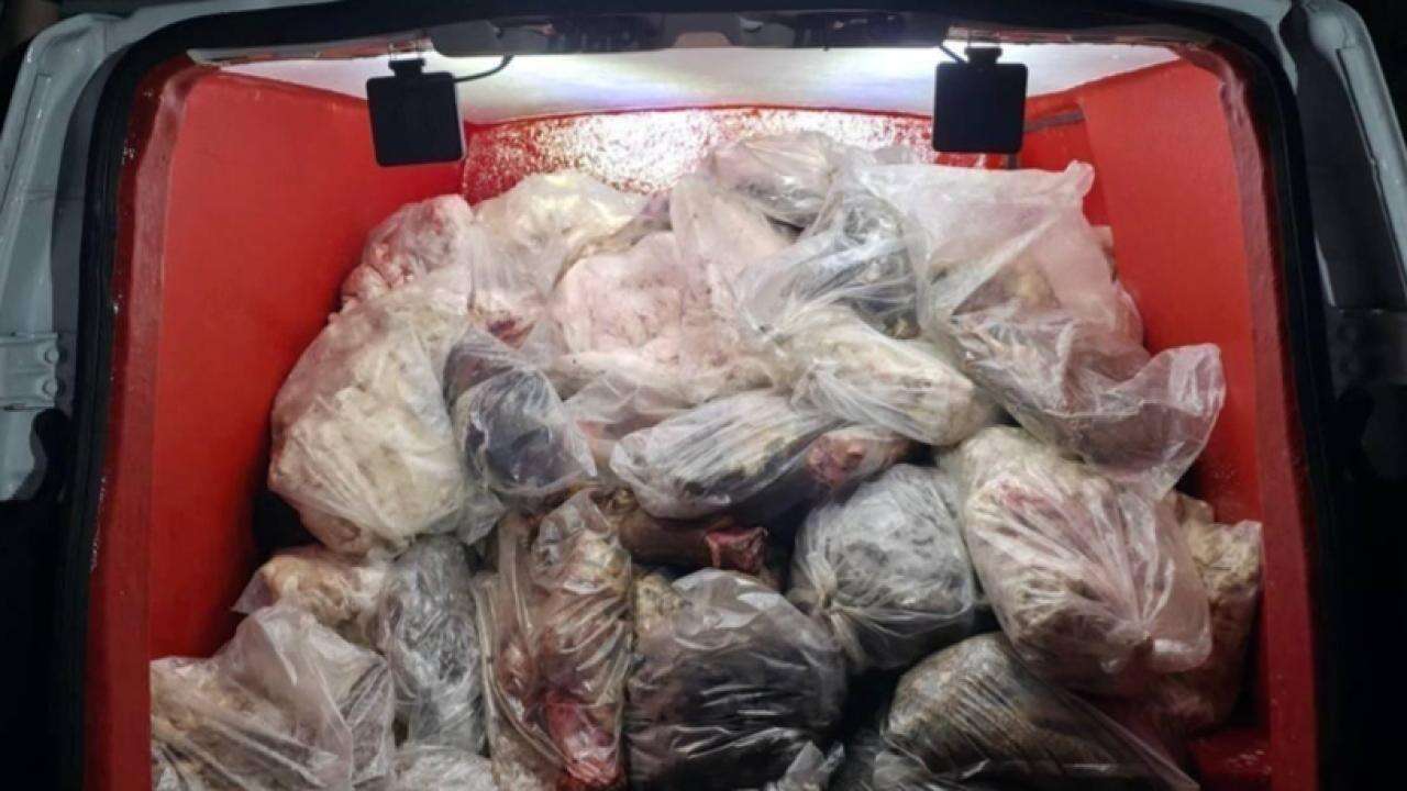 Diyarbakır'da sağlıksız 820 kilo iç yağı ve sakatat ele geçirildi!