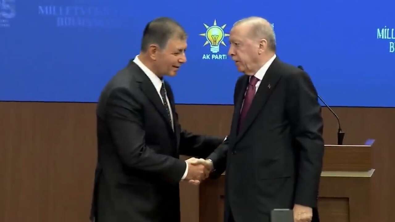 CEMİL TUGAY AK PARTİ'YE GEÇTİ