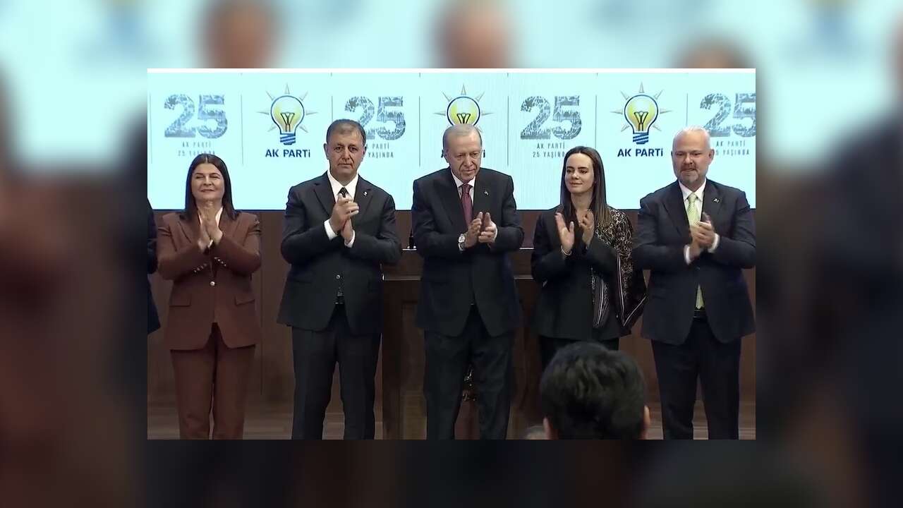 CEMİL TUGAY: AK PARTİ KİMSESİZLERİN KİMSESİDİR