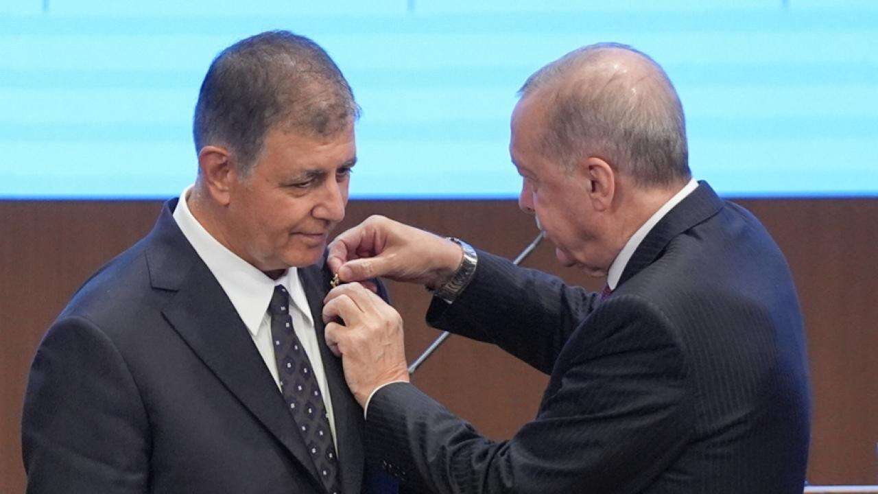 CEMİL TUGAY: AK PARTİ KİMSESİZLERİN KİMSESİDİR