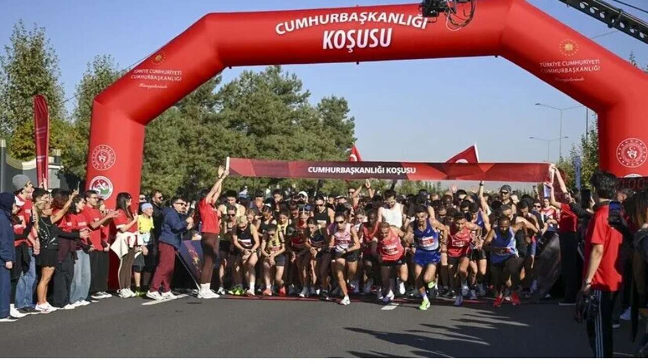 Cumhurbaşkanlığı Yarı Maratonu Ankara'da başladı