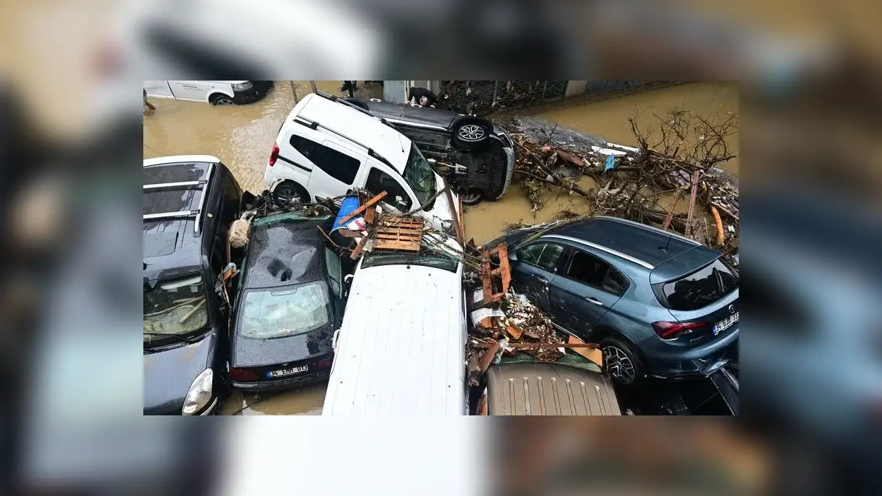 Bakan Çiftçi: İstanbul ve Kocaeli’deki yağışlarda 3 kişi hayatını kaybetti, kayıp 6 kişi aranıyor