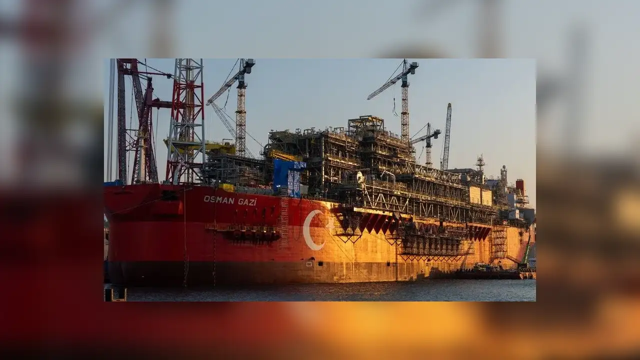 Türkiye'nin ilk yüzer üretim platformu 'Osman Gazi' görev yerine uğurlandı