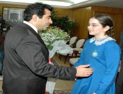 Samsun Valisi Güzeloğlu, Makamını 4. Sınıf Öğrencisine Bıraktı