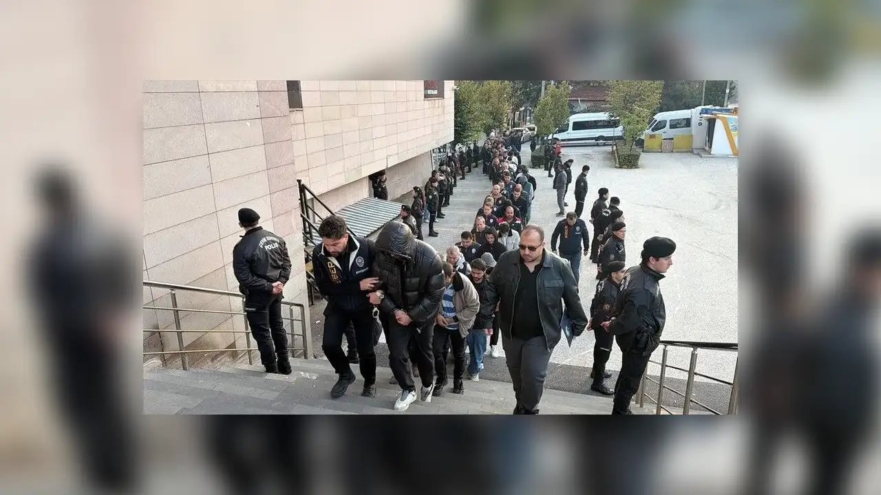 Eskişehir merkezli yasa dışı bahis operasyonunda yakalanan 86 şüpheli adliyede