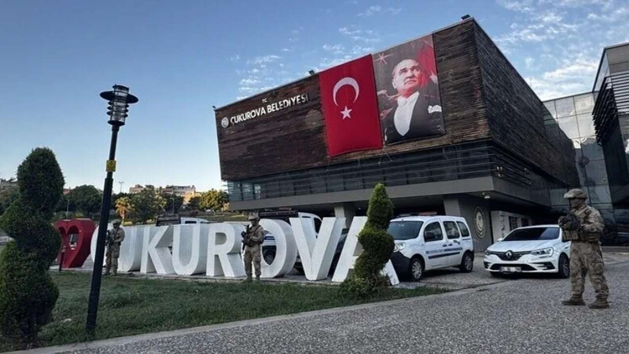 Çukurova Belediye Başkanı Kozay görevinden uzaklaştırıldı!