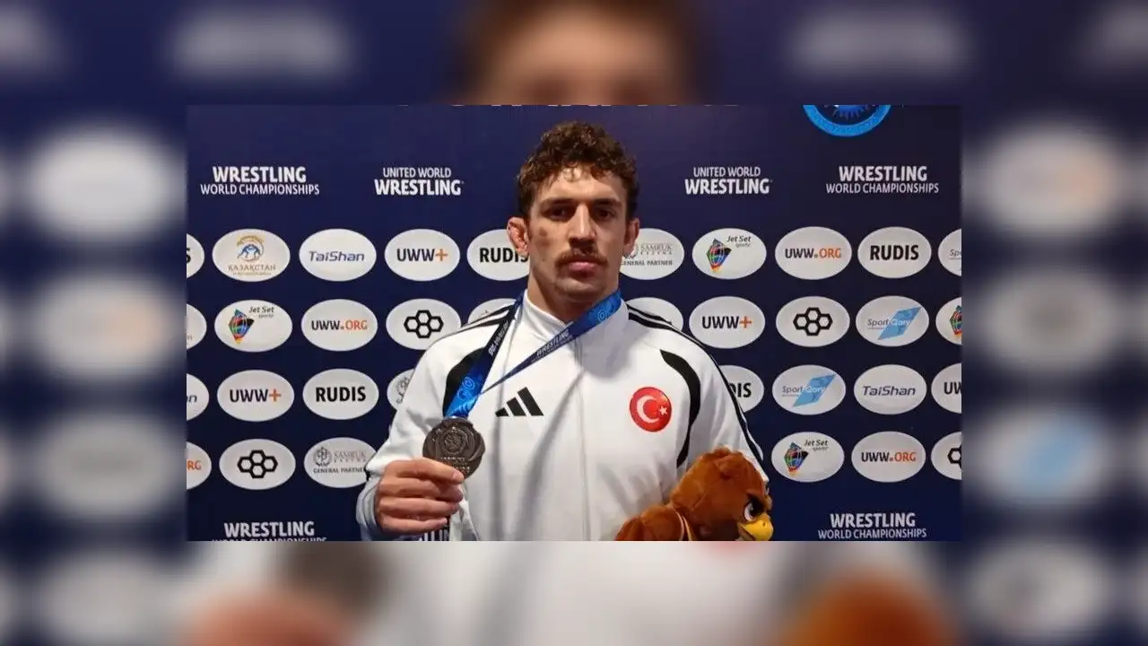 Milli güreşçi Yüksel Sarıçiçek, dünya ikincisi oldu