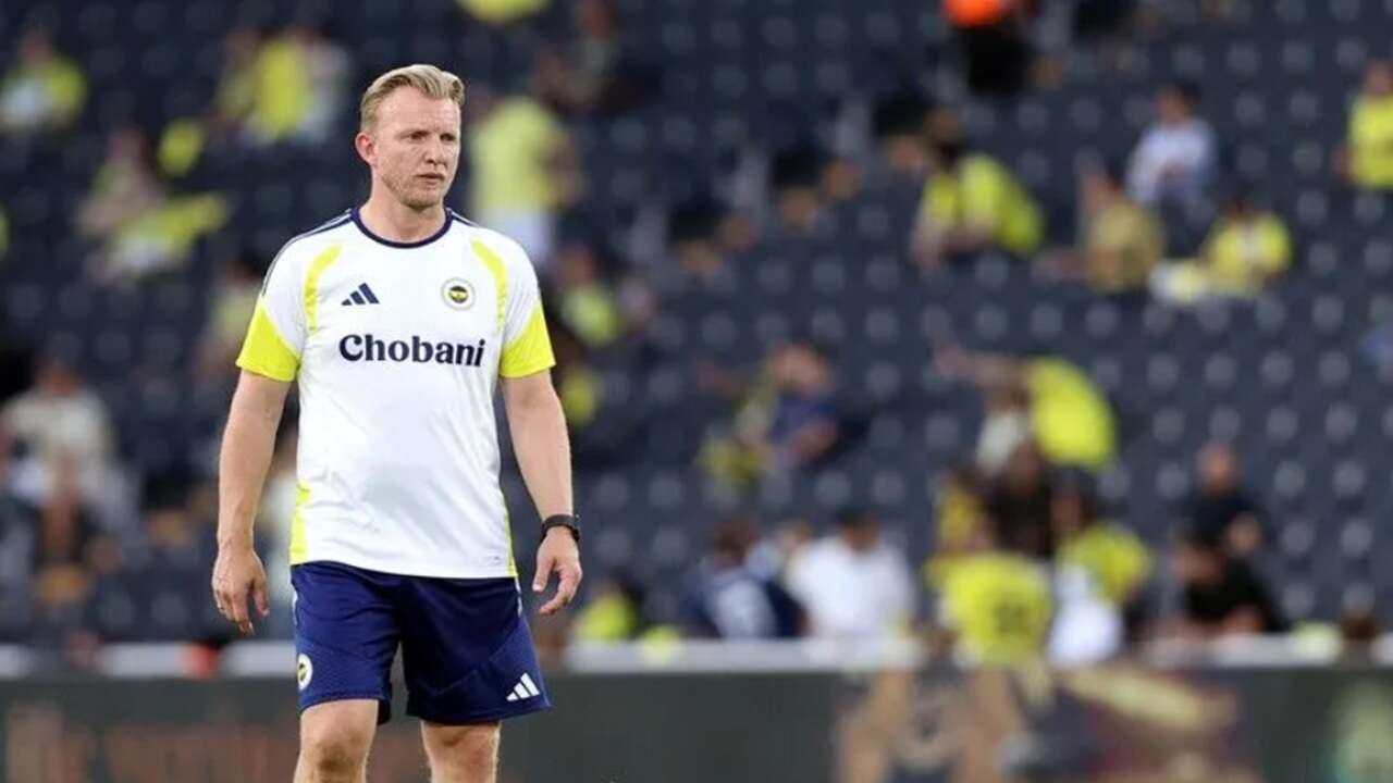 Fenerbahçe'de yeni teknik direktör belirlenene kadar Dirk Kuyt görev yapacak