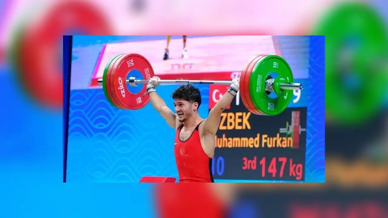 Milli halterci Muhammed Furkan Özbek dünya ikincisi oldu