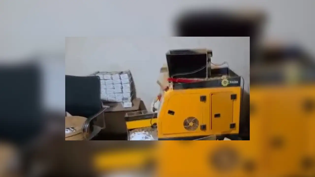 Evi fabrikaya çevirmişler: 120 BİN dolu makaron ve tütün fırını ele geçirildi!