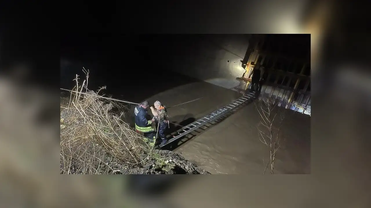 Ordu'da yağış sonucu ırmakta mahsur kalan kişi kurtarıldı