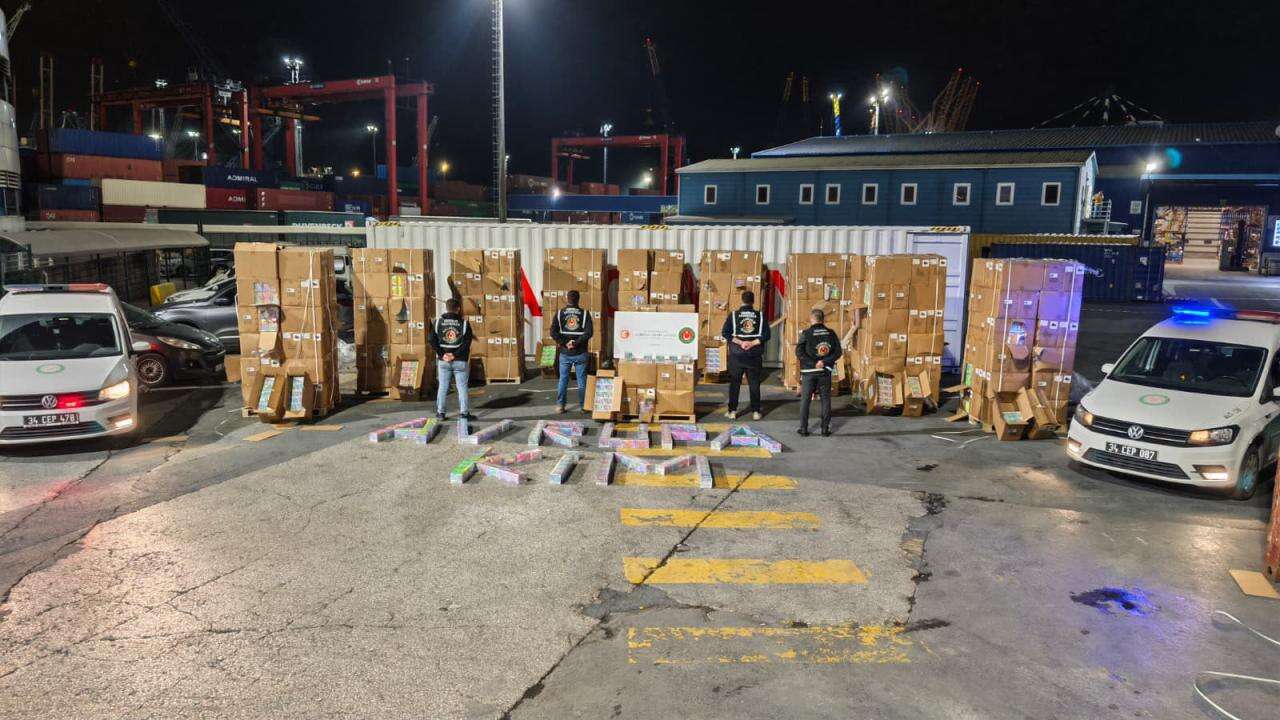İstanbul'da 310 Milyonluk Kaçak Elektronik Sigara Operasyonu