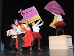 Don Kişot Diye Biri, Çocuklar İçin Sahneleniyor..