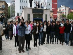Tunceliler, Uzunçayır Barajı'yla İlgili Mahkeme Kararını Halaylarla Kutladı!
