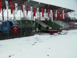 Sarıkamış'ta 23 Nisan Etkinlikleri Kar Yağışı Nedeniyle Ertelendi