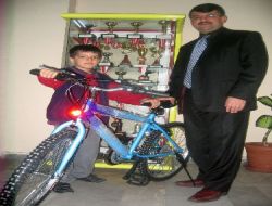 Özel Reşat Kazancı İlköğretim Okulu, Resimde Türkiye Birincisi Oldu