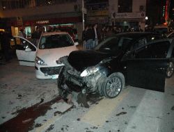 Sakarya'da Trafik Kazası: 2 Yaralı