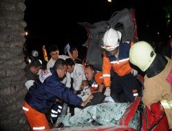 İzmir'de Trafik Kazası: 1 Ölü, 1 Yaralı