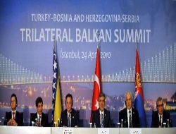 Cumhurbaşkanı Gül'ün Üçlü Zirve Yorumu: Tarihi Buluşmayı Gerçekleştirdik!