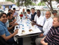 Akhisar Sarıçalı Köyü Muhtarlığı Kutlu Doğum Yemeği Verdi