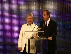 İsmail Cem Televizyon Ödülleri'ne Ezel 9 Ödül Alarak Damgasını Vurdu!