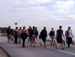 Çanakkale Esnafı Parayı Anzaklar Yerine Törenleri Merak Edip Bölgeye Gelen Yerli Turistlerden Kazanıyor