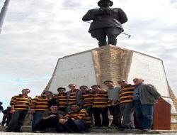 95 Yıl Önce Savaşanların Torunları El Ele Gelibolu'yu Gezdi