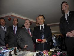 Hızırbey Eğitim Vakfı'nın Kermesi Vali Aydoğdu'nun Katılımıyla Açıldı
