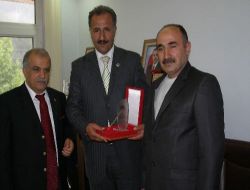 Başkan Erol'a Eğitime Hizmet Plaketi Verildi