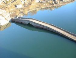 Tarihi Çeşnigir Köprüsü Sular Altında Kaldı