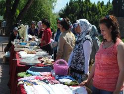 Manavgat'ta, Yardıma Muhtaç Öğrenciler Yararına Kermes Düzenlendi