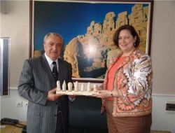 ABD Adana Başkonsolosu Darnell, Vali Sodan'ı Ziyaret Etti!