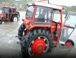 Köylüler, Yakındaki Arazilerine Gidebilmek İçin Kilometrelerce Yol Kat Ediyor