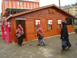 Of'ta Köyüne Gitmek İçin Bekleyen Bayanlar İçin 'hanımevi' Hizmete Girdi