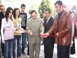 Üniversite Öğrencileri, Okulun Onarımı İçin Çadır Kurdu!